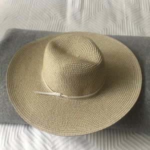 Everything but the water Nikki beach spf beach hat